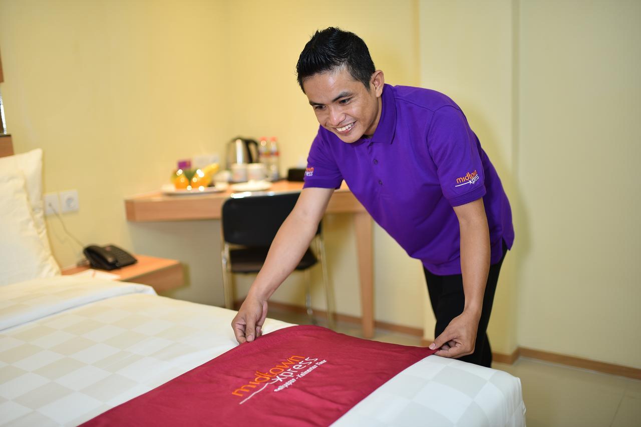 Отель Midtown Xpress Balikpapan Экстерьер фото