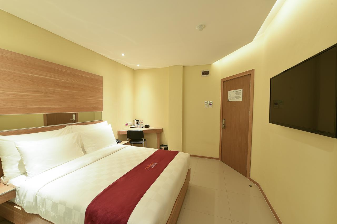 Отель Midtown Xpress Balikpapan Экстерьер фото