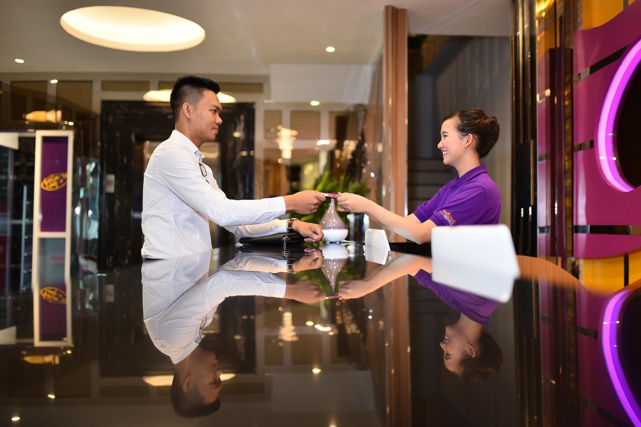 Отель Midtown Xpress Balikpapan Экстерьер фото